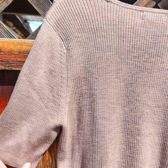 ⭐️Lord and Taylor 100% Extra fine Marion Tan Shirt - Picture 9 of 9